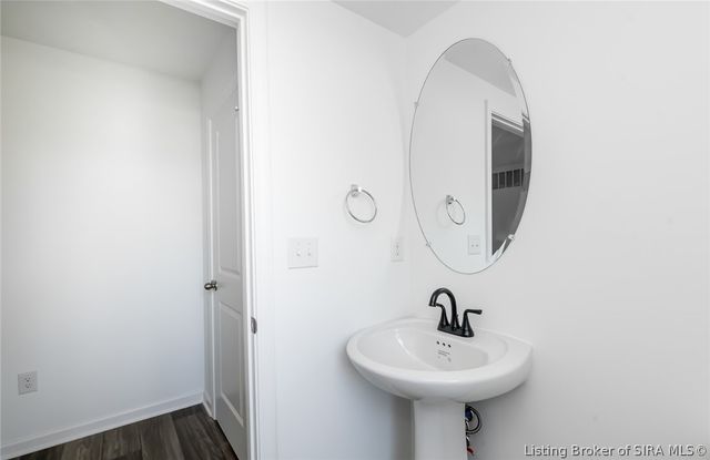8004 Schrieber Road, Floyds Knobs, IN 47119