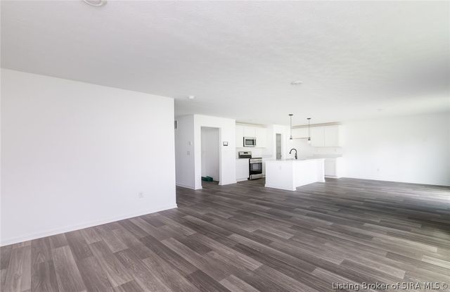 8004 Schrieber Road, Floyds Knobs, IN 47119