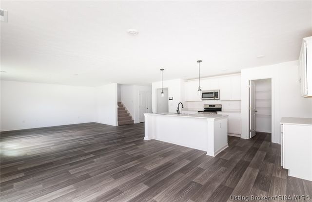 8004 Schrieber Road, Floyds Knobs, IN 47119