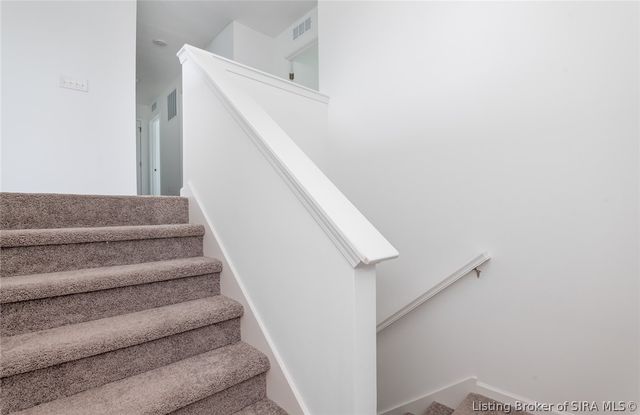 8004 Schrieber Road, Floyds Knobs, IN 47119