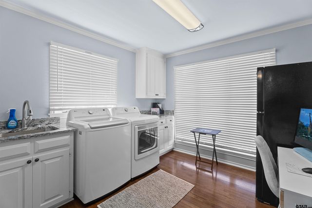 143 Williamsburg Ln, Bullard, TX 75757