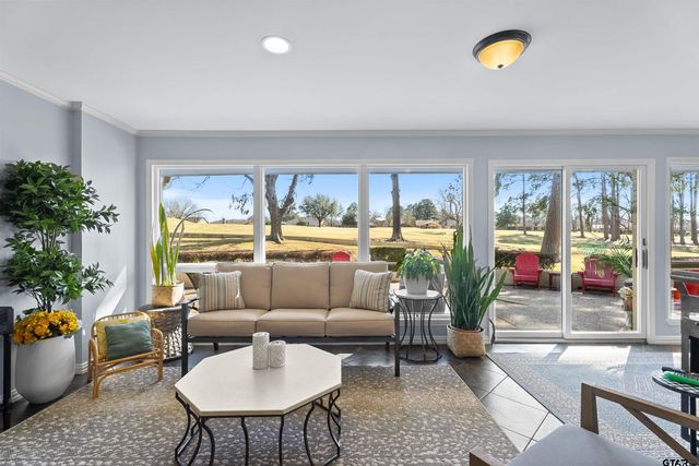 143 Williamsburg Ln, Bullard, TX 75757