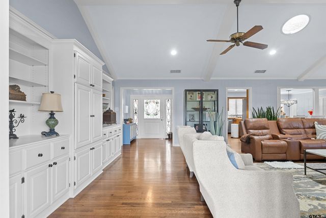 143 Williamsburg Ln, Bullard, TX 75757