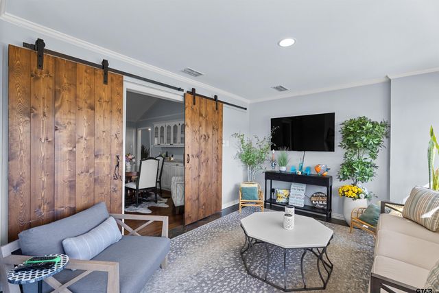 143 Williamsburg Ln, Bullard, TX 75757