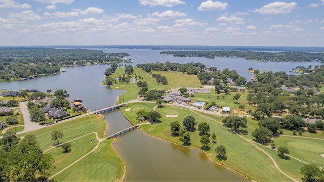 143 Williamsburg Ln, Bullard, TX 75757