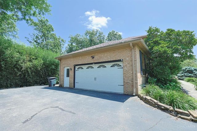 6202 N Shadowhill Way, Miami Twp, OH 45140
