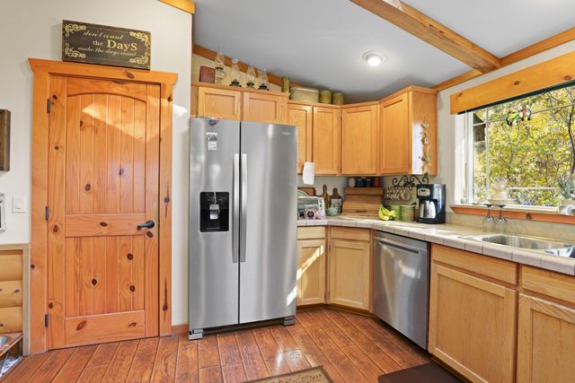 24850 Westside Road, Klamath Falls, OR 97601