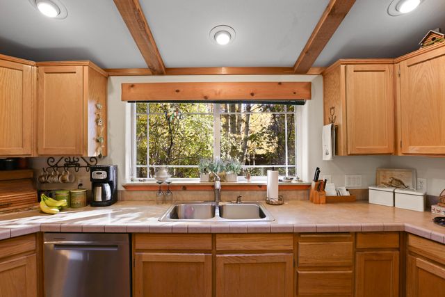 24850 Westside Road, Klamath Falls, OR 97601