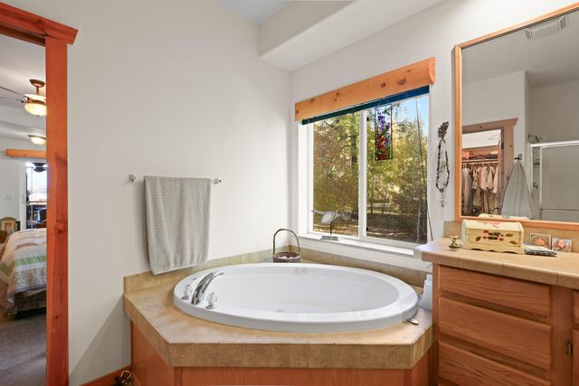 24850 Westside Road, Klamath Falls, OR 97601