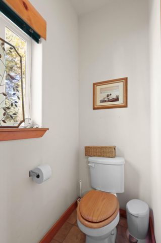 24850 Westside Road, Klamath Falls, OR 97601