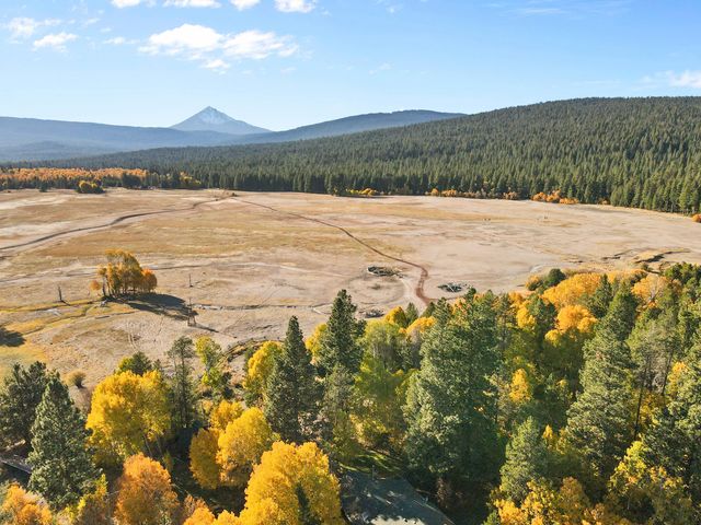 24850 Westside Road, Klamath Falls, OR 97601