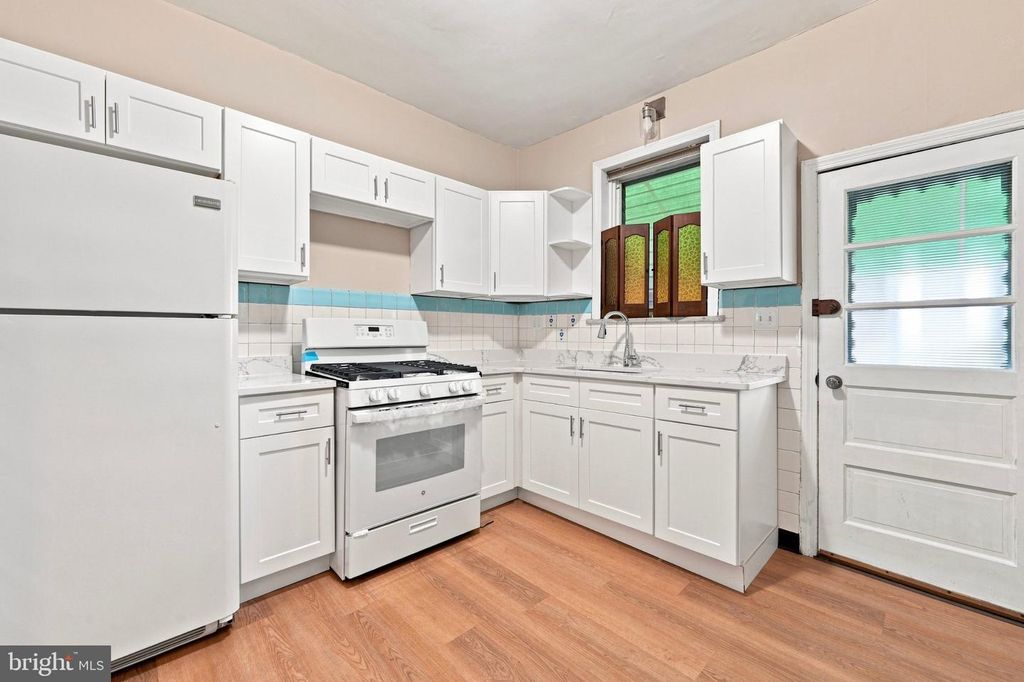 2108 S WOODSTOCK ST, PHILADELPHIA, PA 19145 — photo 2