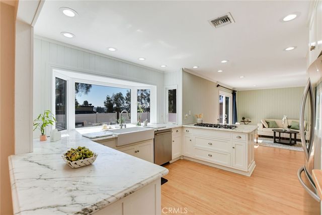 2024 Tanforan, Placentia, CA 92870