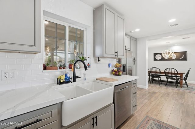 5328 E VERDE Lane, Phoenix, AZ 85018