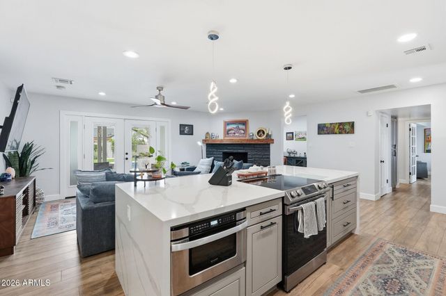 5328 E VERDE Lane, Phoenix, AZ 85018