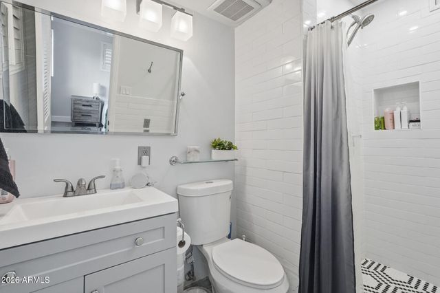 5328 E VERDE Lane, Phoenix, AZ 85018