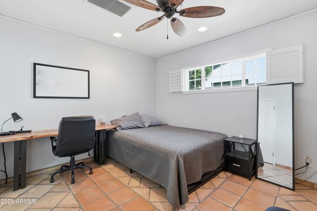 5328 E VERDE Lane, Phoenix, AZ 85018