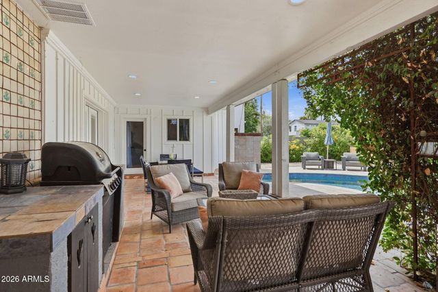 5328 E VERDE Lane, Phoenix, AZ 85018