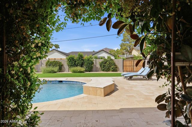 5328 E VERDE Lane, Phoenix, AZ 85018