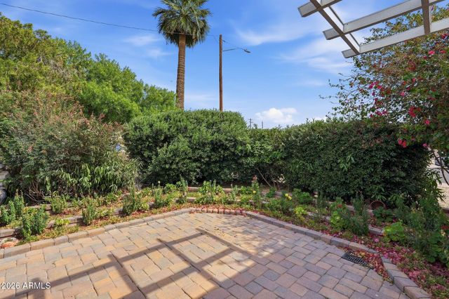 5328 E VERDE Lane, Phoenix, AZ 85018