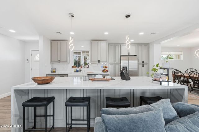 5328 E VERDE Lane, Phoenix, AZ 85018