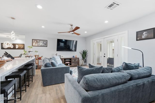 5328 E VERDE Lane, Phoenix, AZ 85018