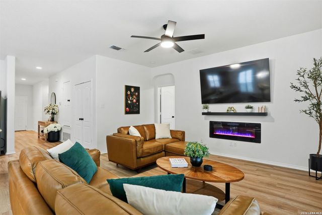 4423 Bay, San Antonio, TX 78259