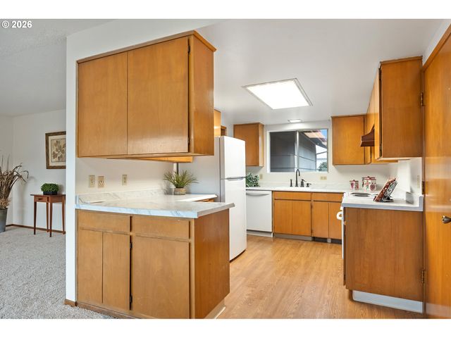 16590 Sw KING CHARLES Ave, King City, OR 97224