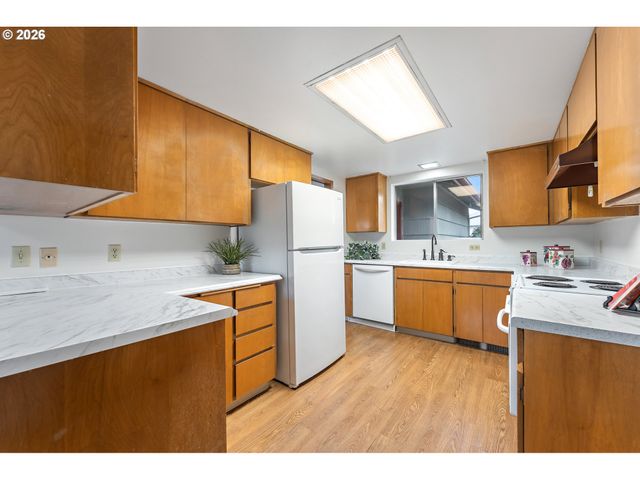 16590 Sw KING CHARLES Ave, King City, OR 97224