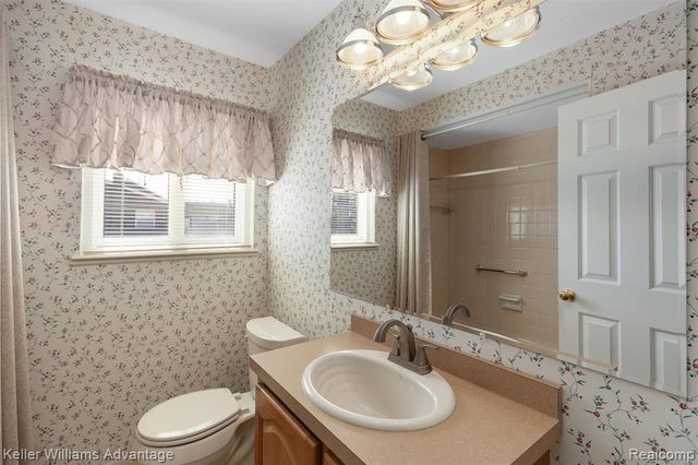 4652 Parker Street, Dearborn Heights, MI 48125