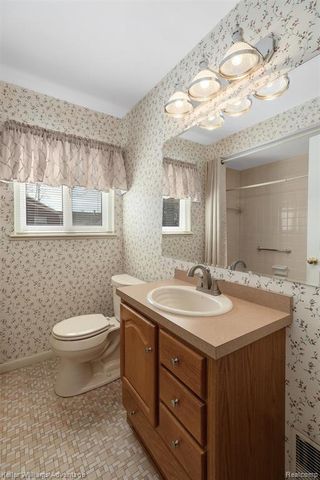 4652 Parker Street, Dearborn Heights, MI 48125