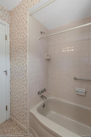 4652 Parker Street, Dearborn Heights, MI 48125