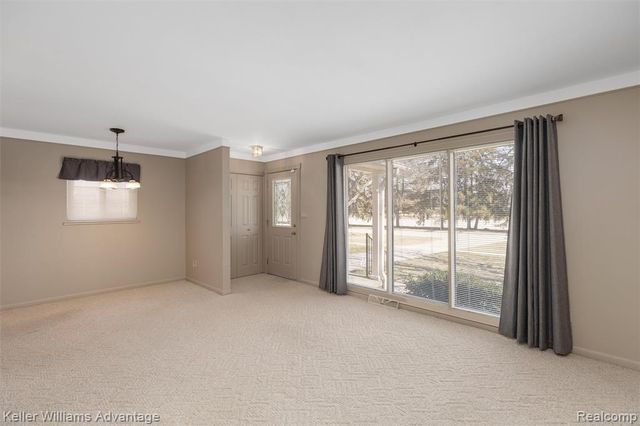 4652 Parker Street, Dearborn Heights, MI 48125