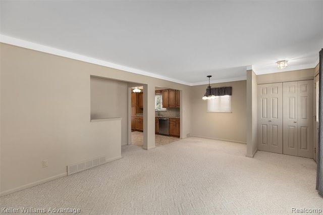 4652 Parker Street, Dearborn Heights, MI 48125