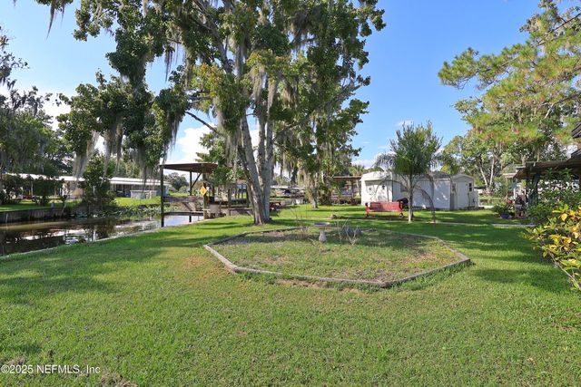 138 EDGEWATER Road, Satsuma, FL 32189