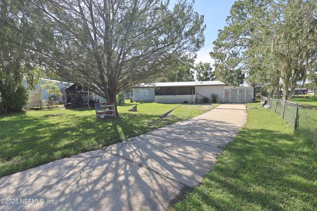 138 EDGEWATER Road, Satsuma, FL 32189