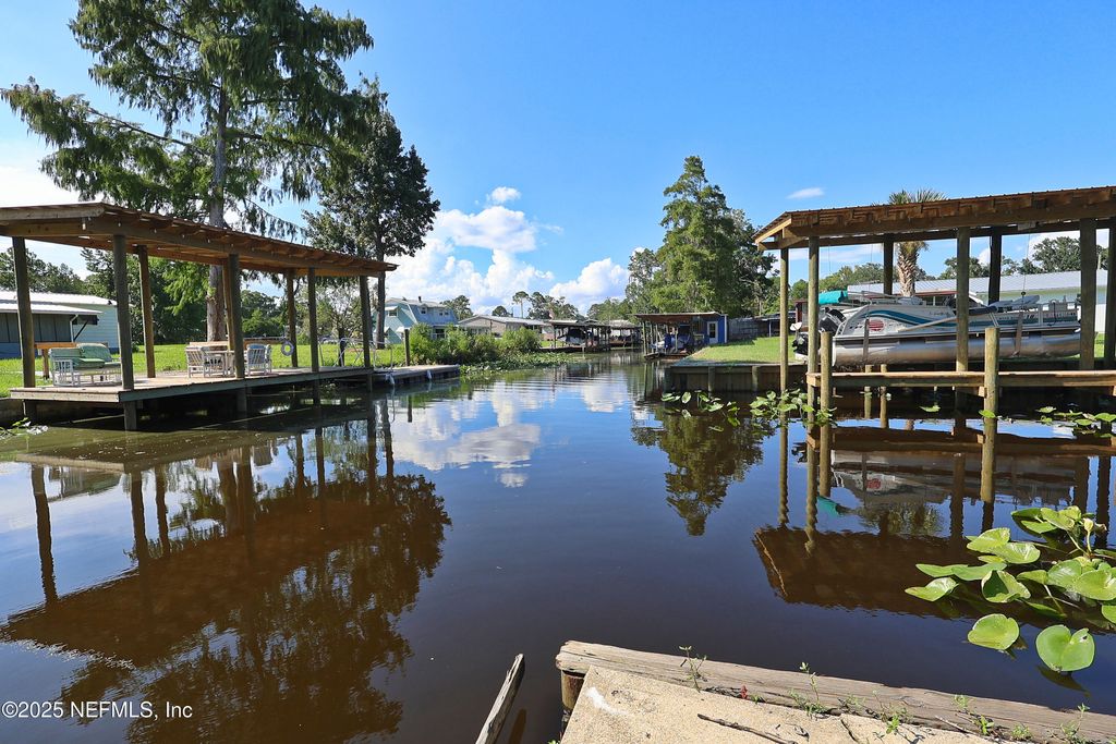 138 EDGEWATER Road, Satsuma, FL 32189