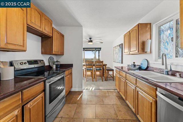 16543 Hannah Dr, San Leandro, CA 94578