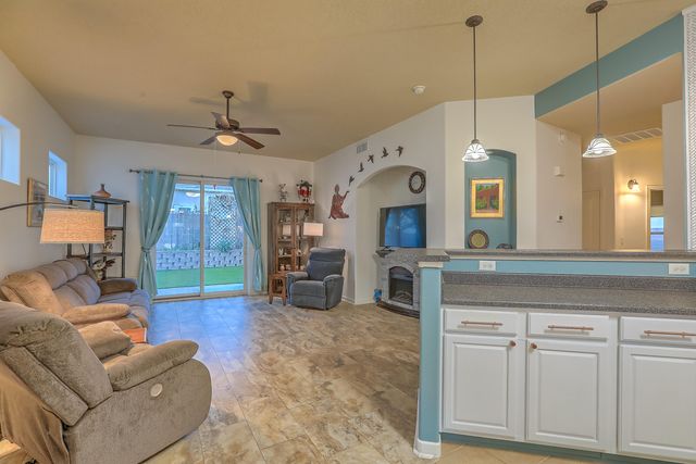 1042 Reynosa Loop SE, Rio Rancho, NM 87124