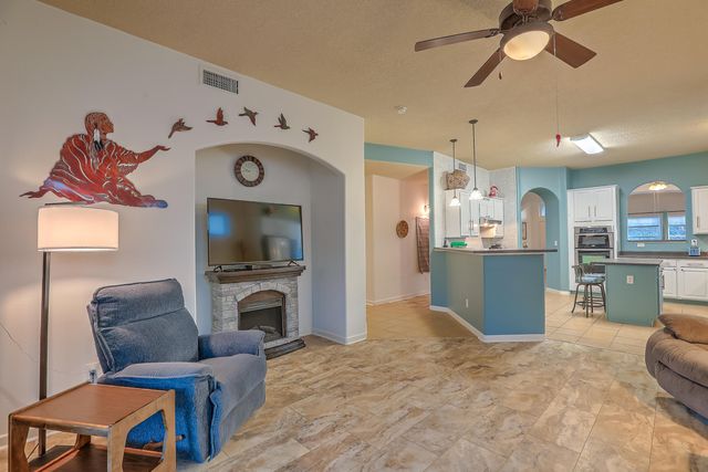 1042 Reynosa Loop SE, Rio Rancho, NM 87124