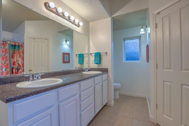 1042 Reynosa Loop SE, Rio Rancho, NM 87124