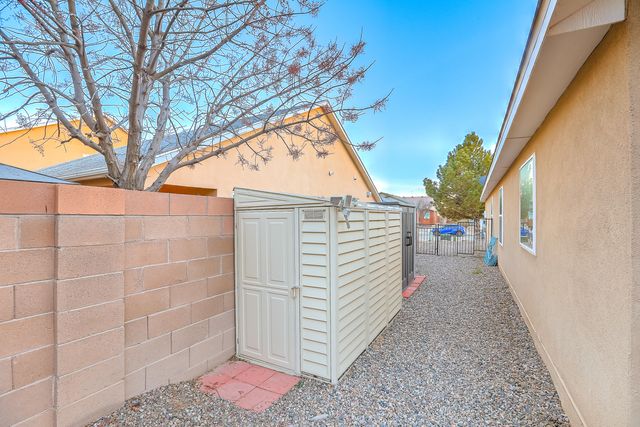 1042 Reynosa Loop SE, Rio Rancho, NM 87124