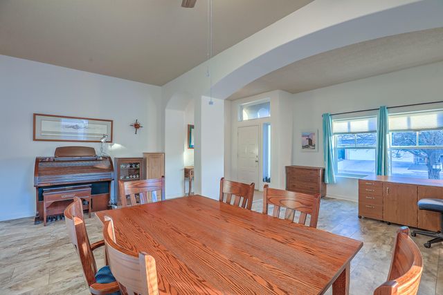 1042 Reynosa Loop SE, Rio Rancho, NM 87124