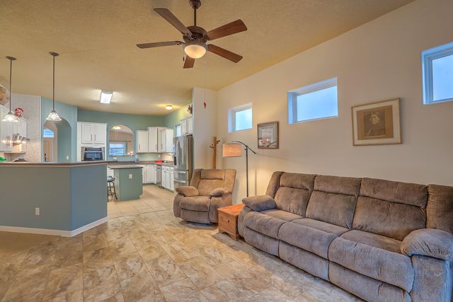 1042 Reynosa Loop SE, Rio Rancho, NM 87124