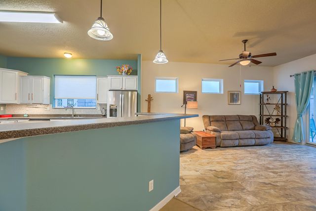 1042 Reynosa Loop SE, Rio Rancho, NM 87124