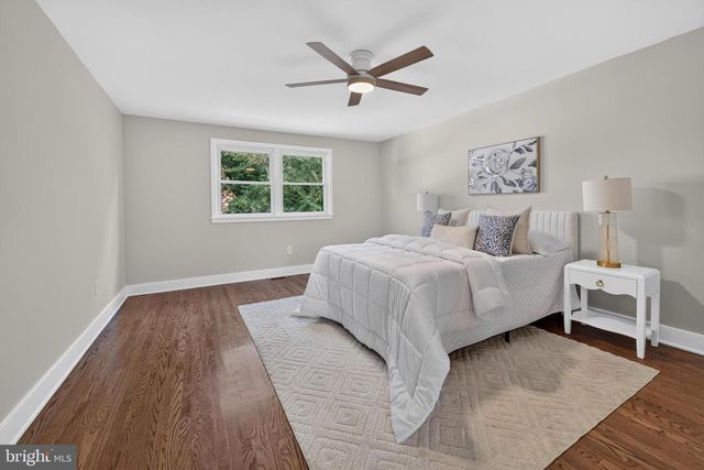 15 CHATEAU DR, Cherry Hill, NJ 08003