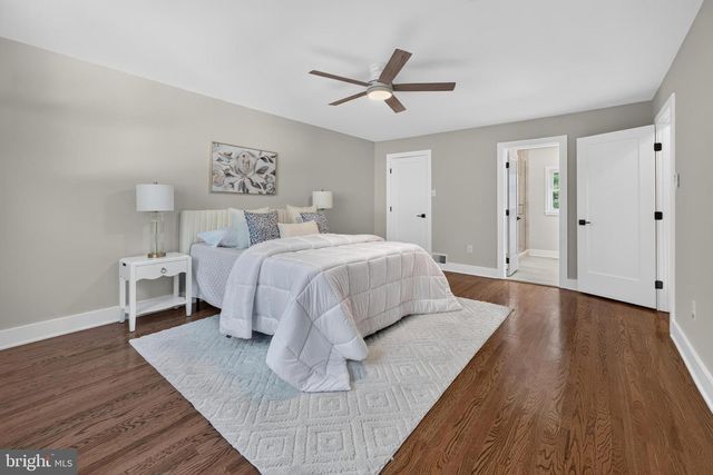15 CHATEAU DR, Cherry Hill, NJ 08003