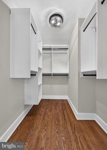 15 CHATEAU DR, Cherry Hill, NJ 08003