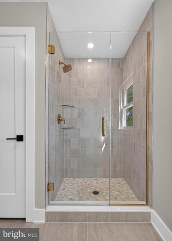 15 CHATEAU DR, Cherry Hill, NJ 08003