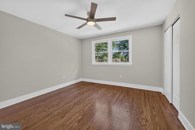 15 CHATEAU DR, Cherry Hill, NJ 08003